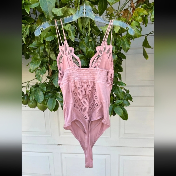 FreePeople One NWT lntamately Free Adella XS Lace Boduysuit In Dusty Rose - Picture 5 of 8